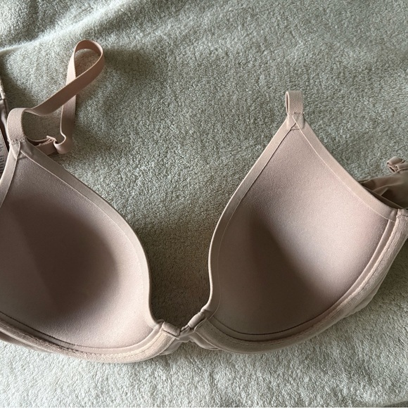 SKIMS Fits Everybody Scoop Plunge Bra in Nude/Mica 34B NWOT - Picture 5 of 9